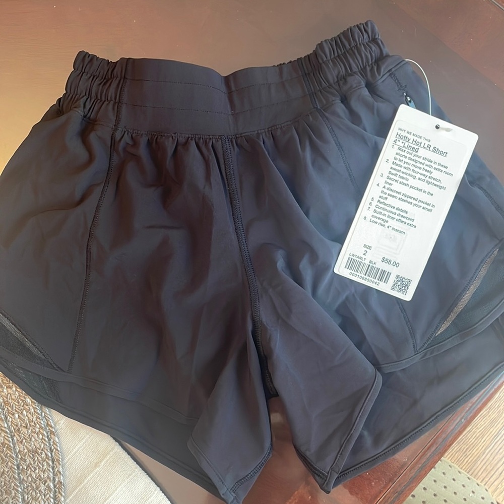 Brand New Hotty Hot Short 4” Size 2 Tall